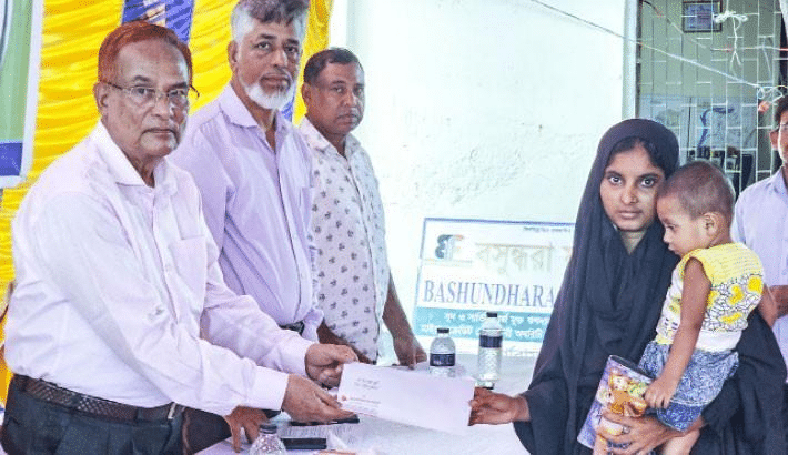 Bashundhara Foundation Empowers Thousands Through Interest-Free Loans_2