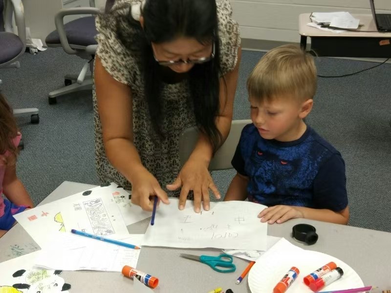 Bridging Cultures Through Language: Stories of Educator Yuling Wang Teaching Chinese in America