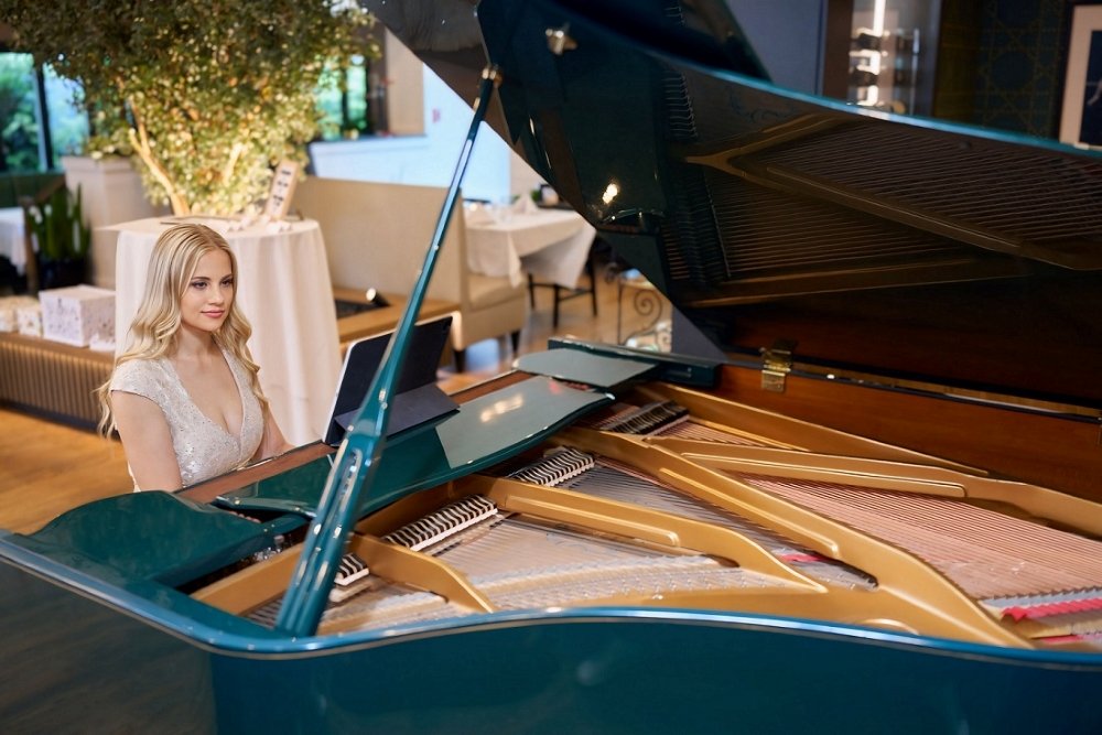Anna Demis: The Pianist Whose Music Heals and Enchants the World