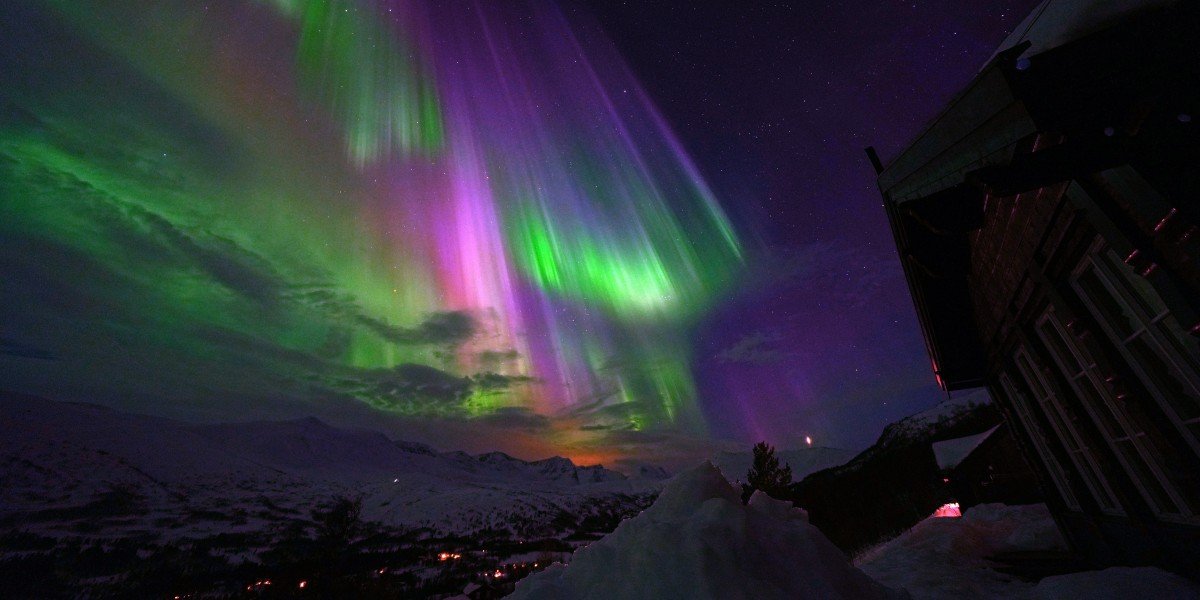 Geomagnetic Storm Brings Northern Lights Across the U.S. Tonight (2)