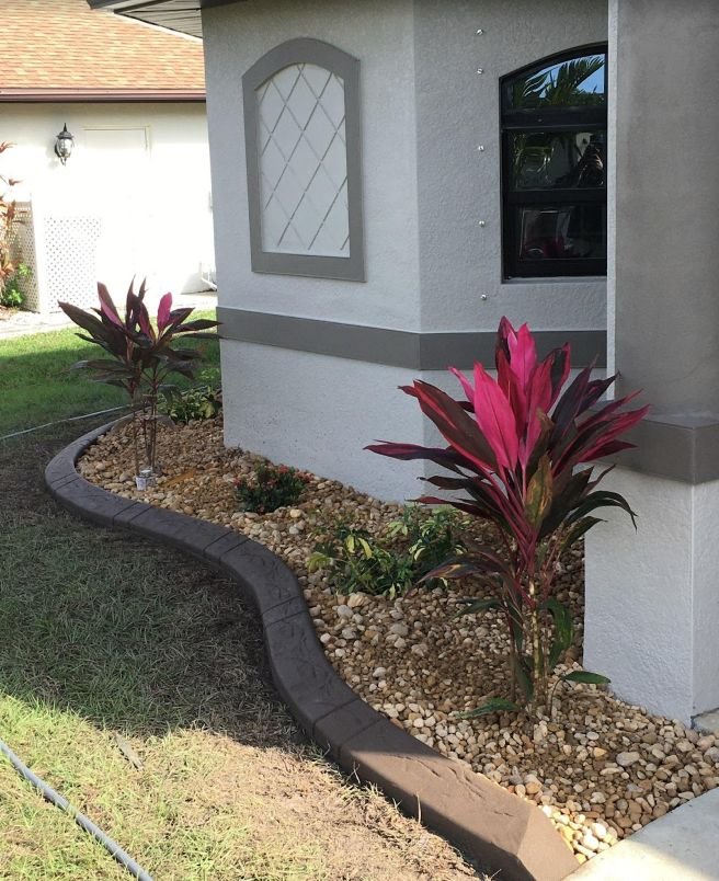 Kustomized Kurbing: Improving Southwest Florida Landscapes with Custom Concrete Curbing