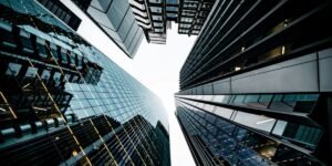 The Venture Capital Market Is Running at Two Speeds in 2026 — and Most Founders Are in the Slower Lane